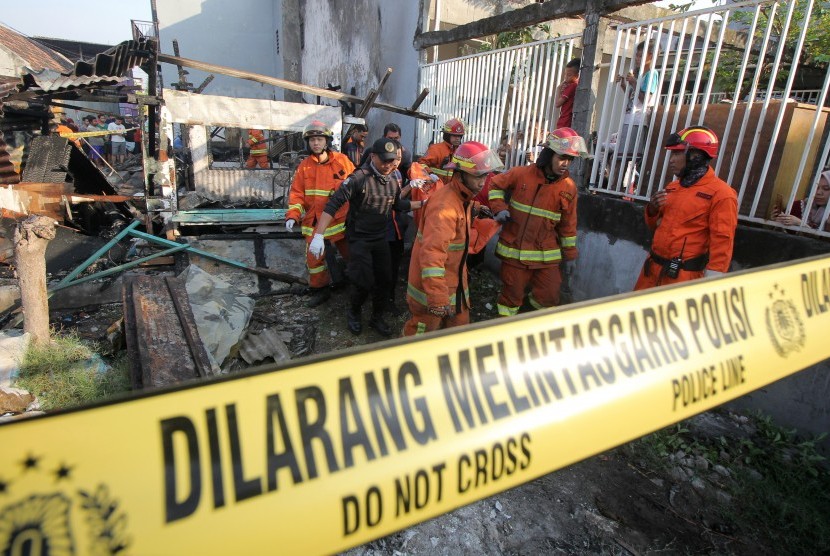 Kebakaran terjadi di Jalan Titang, Kelurahan Barana, Kecamatan Makassar, Sulawesi Selatan. Lima orang tewas karena terjebak kepulan asap di lantai dua rumahnya yang berbentuk rumah toko (Ruko) (Ilustrasi Kebakaran)