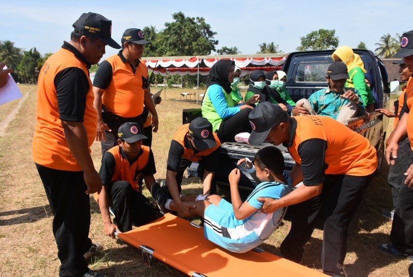 Pelaksanaan gladi lapang dan pengukuhan Desa Tangguh Bencana  (Destana) di Kabupaten Sleman, DIY. 