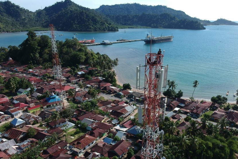 Operasional Pelabuhan Samudera Bungus kembali normal setelah dermaga movable bridge (MB) selesai diperbaiki. Sehingga arus barang ke Kabupaten Mentawai Provinsi Sumatera Barat dari pelabuhan itu berangsur lancar.