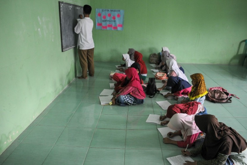Siswa Madrasah Pedalaman Lebak Pilih Belajar di Rumah Guru (ilustrasi).