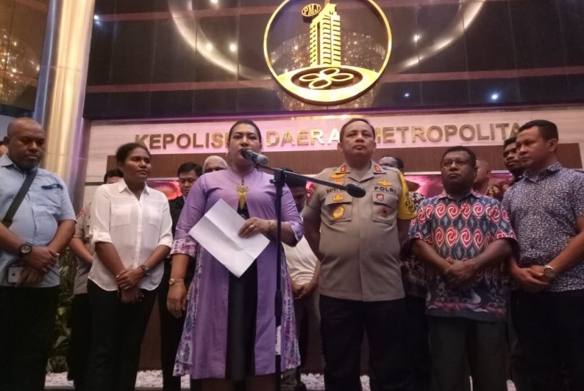 Kapolda Metro Jaya, Irjen Gatot Eddy Pramono bertemu dengan sejumlah perwakilan tokoh masyarakat Papua se-Jabodetabek di Mapolda Metro Jaya, Senin (19/8) malam. 