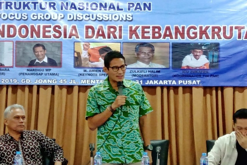 Mantan Gubernur DKI Jakarta Sandiaga Uno menjadi pembicara dalam sebuah forum diskusi di Rumah Joang 45, Menteng, Jakarta, Kamis (22/8).