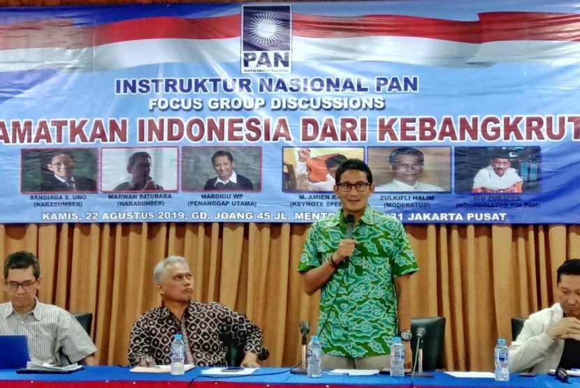 Mantan Gubernur DKI Jakarta Sandiaga Uno menjadi pembicara dalam sebuah forum diskusi di Rumah Joang 45, Menteng, Jakarta, Kamis (22/8).