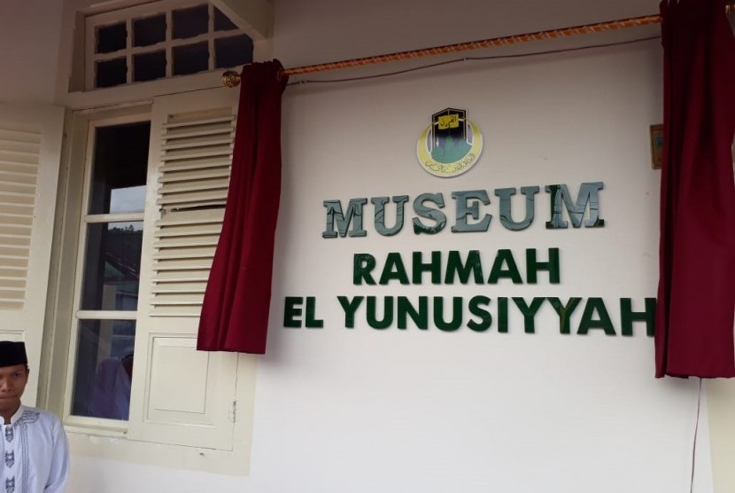 Direktur Jenderal Kebudayaan Kementerian Pendidikan dan Kebudayaan RI Hilmar Farid meresmikan Museum Rahmah El Yunusiyyah (Pendiri Pondok Pesantren Diniyyah Puteri) Padang Panjang, Senin (26/8)
