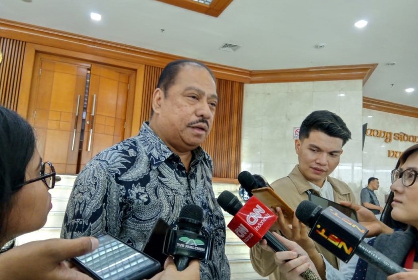 Anggota Komisi XI DPR RI Melchias Marcus Mekeng menanggapi rencana pemindahan ibu kota negara, di Gedung Nusantara II, Komplek Parlemen RI, Jakarta, Selasa (27/8).