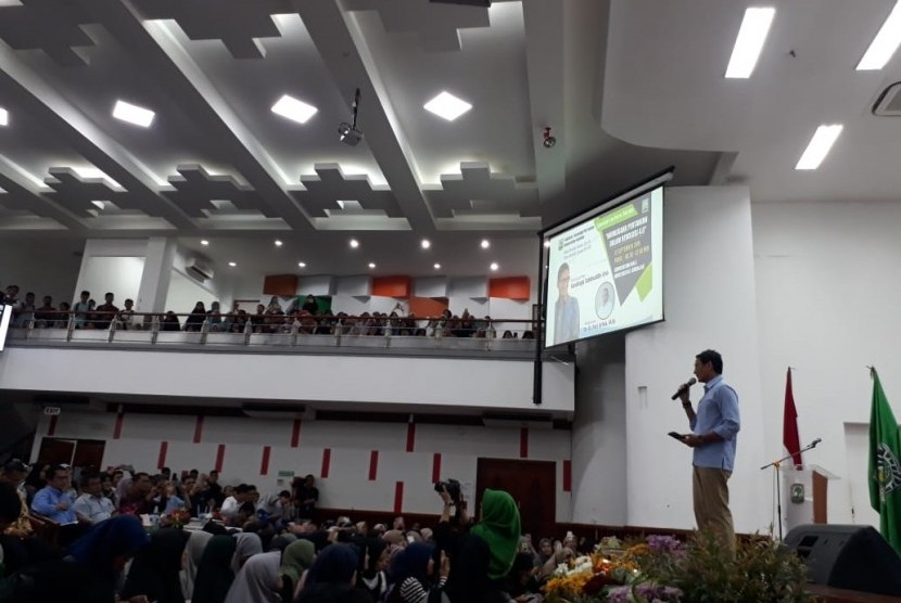 Sandiaga Salahuddin Uno saat mengisi kuliah umum di Universitas Andalas, Padang, Kamis (12/9)|.