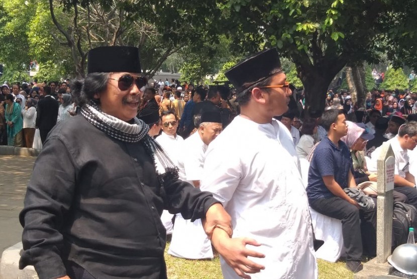 Aktor sekaligus pelawak senior Jaja Mihardja (kiri). Jaja berharap Gubernur DKI Jakarta terpilih dalam Pilkada 2024 dapat memahami budaya Betawi. (ilustrasi)