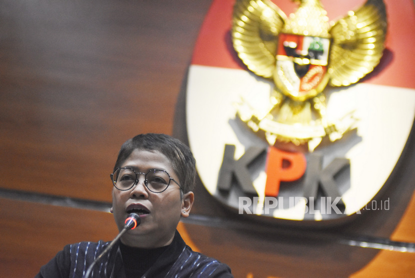 Kepala Bagian Pemberitaan dan Publikasi KPK Yuyuk Andriati memberi keterangan kepada wartawan soal penetapan tersangka baru kasus dugaan suap Penerbitan Perda Zonasi di Kepri di Gedung Merah Putih KPK, Jakarta, Kamis (12/9/2019).