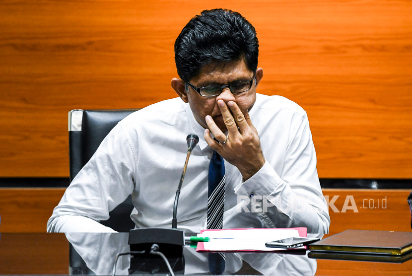 Wakil Ketua Komisi Pemberantasan Korupsi (KPK) Laode M Syarif memberikan keterangan pers terkait pengesahan revisi undang-undang KPK di gedung KPK, Jakarta, Kamis (19/9/2019). 