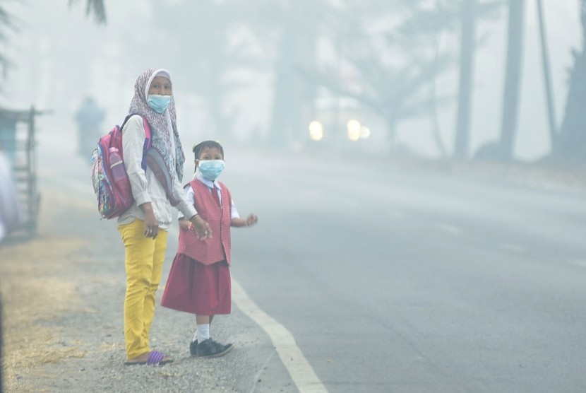 Asap Kian Pekat Murid Sd Di Palembang Diliburkan