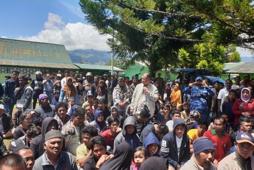 Wakil Gubernur Sumbar Nasrul Abit saat menemui ratusan warga perantau di Makodim  Wamena,