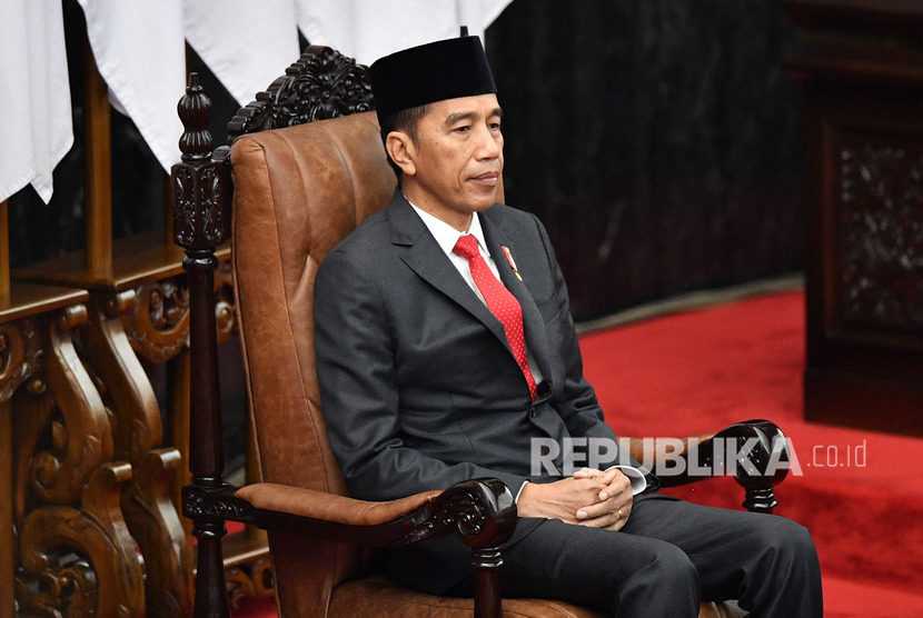 Presiden Joko Widodo menghadiri pelantikan anggota Dewan Perwakilan Rakyat (DPR) periode 2019-2024 di Ruang Rapat Paripurna, Kompleks Parlemen, Senayan, Jakarta, Selasa, (1/10/2019).