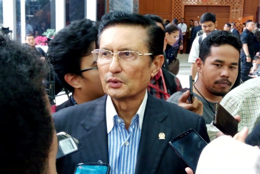 Anggota DPD periode 2019-2024 asal Gorontalo Fadel Muhammad sebelum menghadiri musyawarah pimpinan MPR, di Gedung Nusantara, Kompleks Parlemen, Jakarta, Kamis (3/10).