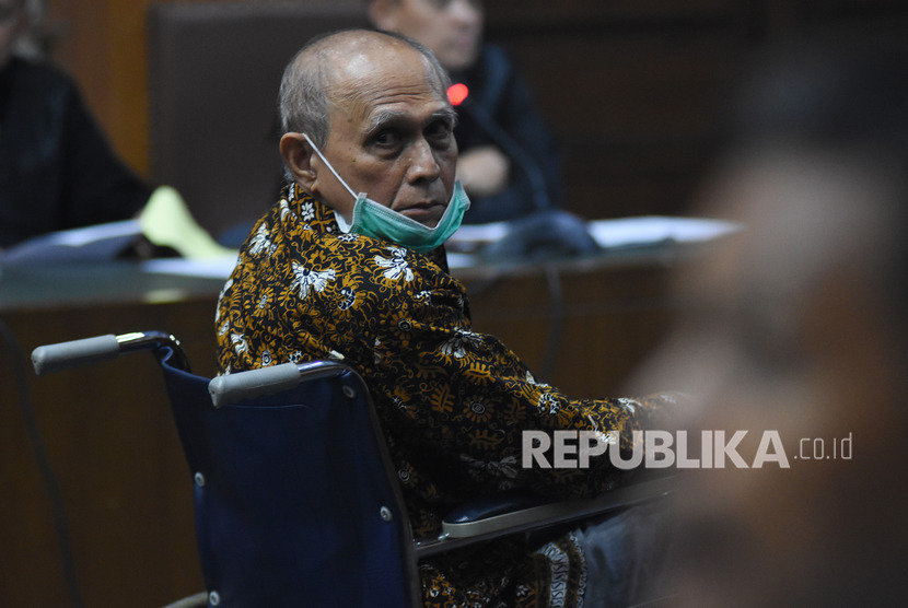 Terdakwa kasus dugaan kepemilikan senjata api ilegal Kivlan Zen menjalani sidang pembacaan eksepsi di Pengadilan Negeri Jakarta Pusat, Kamis (3/10/2019). 