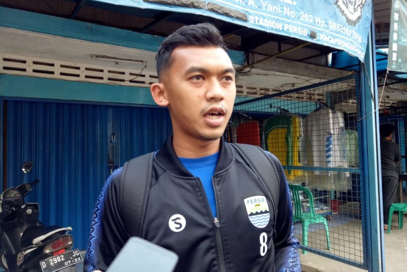 Pemain Persib Bandung, Abdul Aziz di Stadion Sidolig, Kota Bandung, Ahad (6/10).