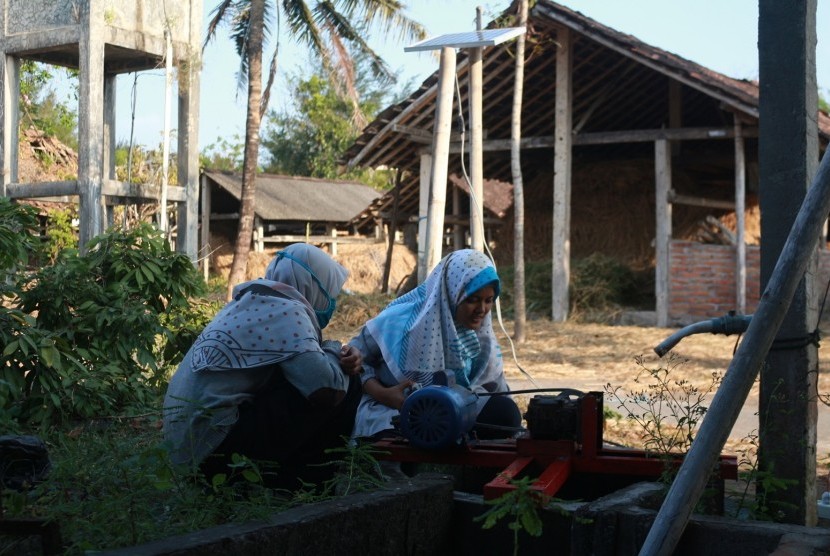 Biothings, penghasil biogas otomatis bertenaga hybrid yang  dikembangkan mahasiswa-mahasiswa Fakultas Teknik Universitas Negeri  Yogyakarta (UNY).