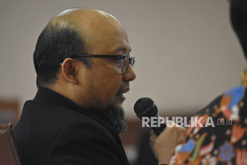 Penyidik KPK Novel Baswedan memberikan kesaksian bagi terdakwa mantan anggota Komisi II DPR Markus Nari pada sidang lanjutan kasus korupsi pengadaan KTP elektronik di Pengadilan Tipikor, Jakarta, Rabu (9/10/2019).