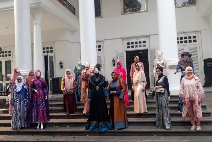 Indonesia Modest Fashion Week (IMFW) 2019 kembali digelar untuk ketiga kalinya di Jakarta Convention Center, Senayan, Jakarta Pusat, pada 16 sampai 20 Oktober 2019.