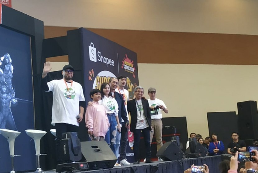 Sineas Gundala dalam jagat Bumi Langit di Indonesia Comic Con 2019, Sabtu (12/10). F