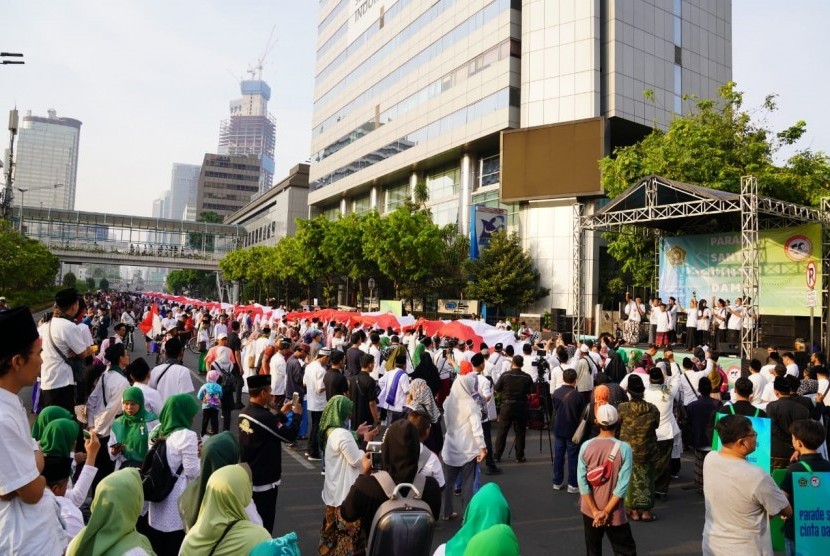 Kementerian Agama (Kemenag) menggelar Parade Santri Cinta  Damai di kawasan Car Free Day, Jalan MH Thamrin, Jakarta. Kegiatan ini  merupakan rangkaian dari perayaan Hari Santri Nasional (HSN) 2019. 