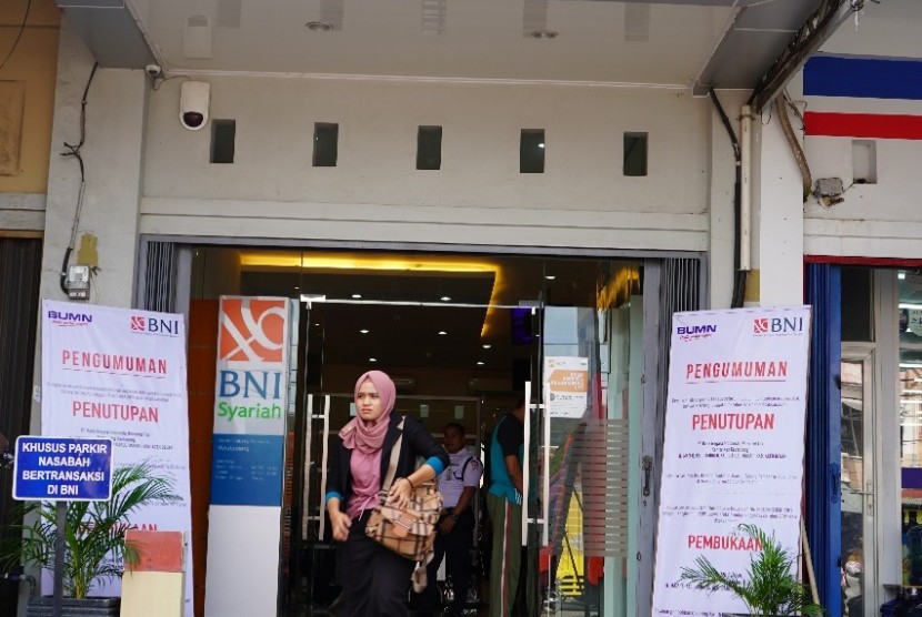 BNI Syariah telah membuka tujuh kantor cabang pembantu di Provinsi Aceh sebagai tahap awal implementasi qanun. Pembukaan KCP terbaru adalah BNI Syariah Keutapang yang diresmikan pada Senin (14/10). 