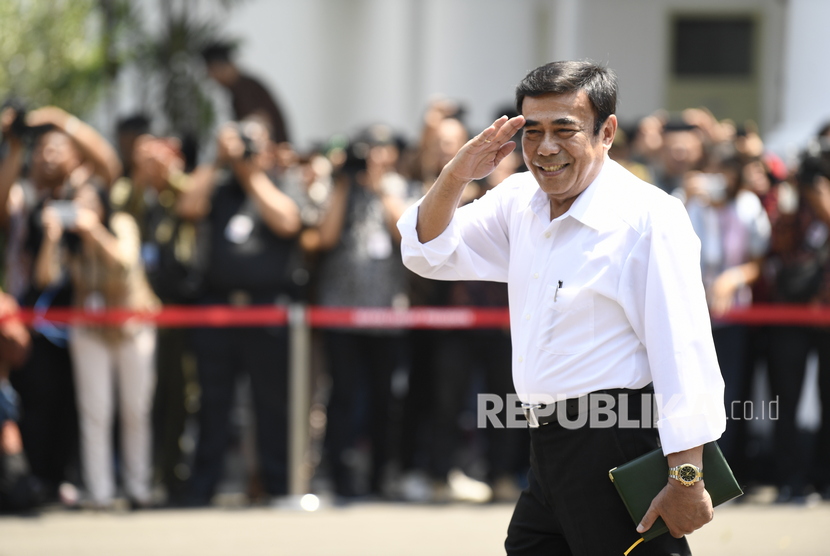 Mantan Wakil Panglima TNI Jenderal TNI (Purn) Fachrul Razi tiba di Kompleks Istana Kepresidenan di Jakarta, Selasa (22/10/2019). 