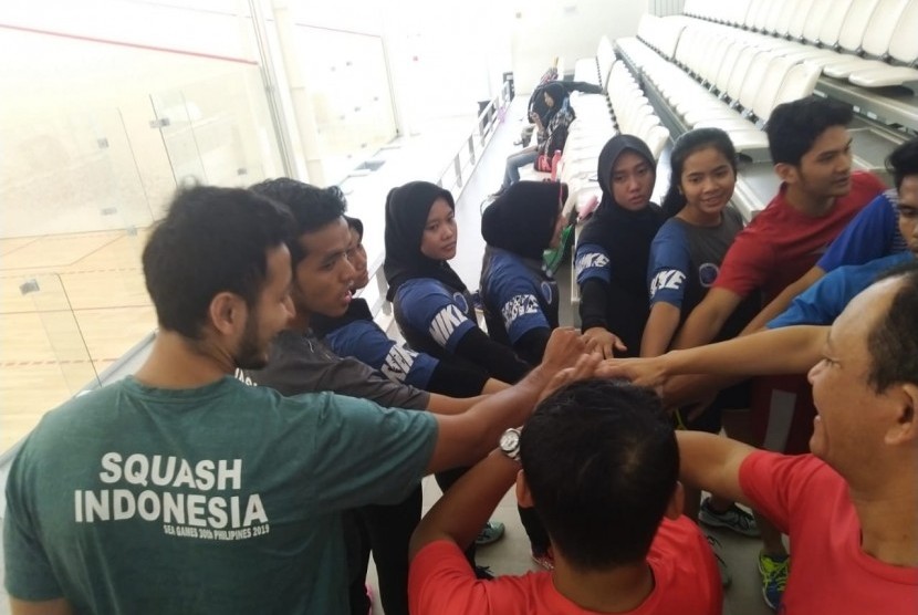 Suasana pemusatan latihan (pelatnas) Squash di Lapangan Squash Gelora Bung Karno, Jakarta, Rabu (23/10). 