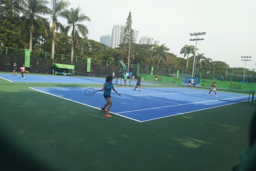 Suasana Amman Mineral World Tennis Tour di Lapangan Elite Club Epicentrum, Jakarta, Rabu (23/10).