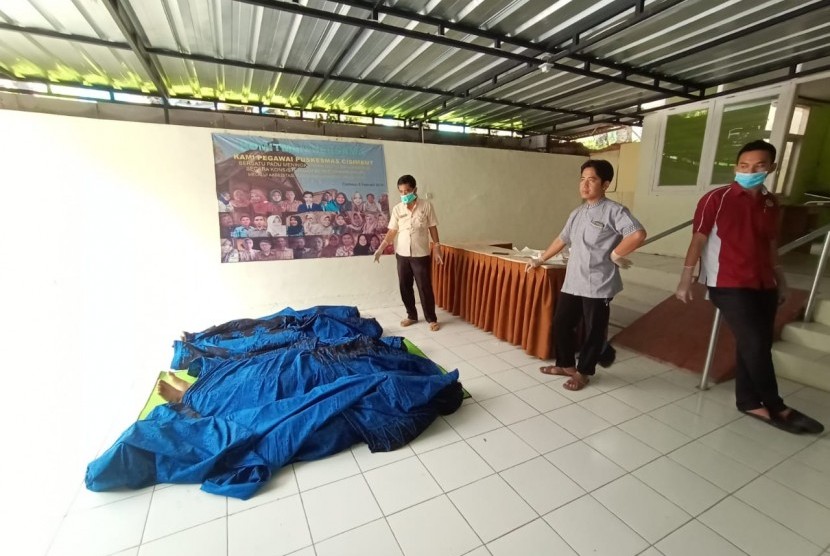 Lima siswa SMP asal Jakarta tewas tenggelam di sungai Gajeboh Baduy luar saat kunjungan wisata ke pemukiman Suku Baduy, Lebak, Banten, Jumat (25/10). 