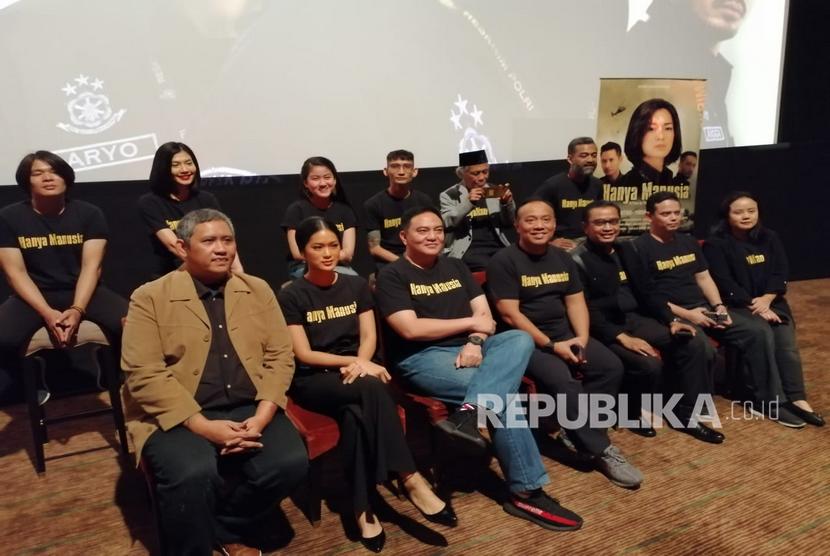 Divisi Humas Polri memproduksi film kedua berjudul 'Hanya Manusia' yang tayang di bioskop mulai 7 November 2019.