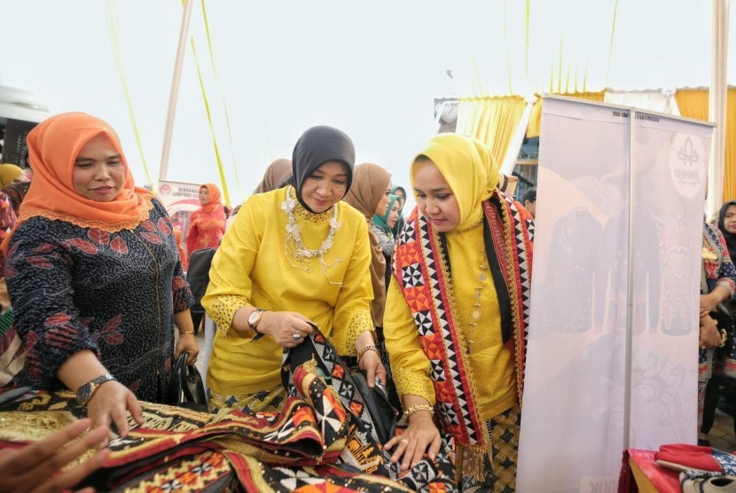 Dekranasda Lampung gelar Festival Batik Lampung di Galeri Dekranasda Kota Bandar Lampung, Rabu (30/10).