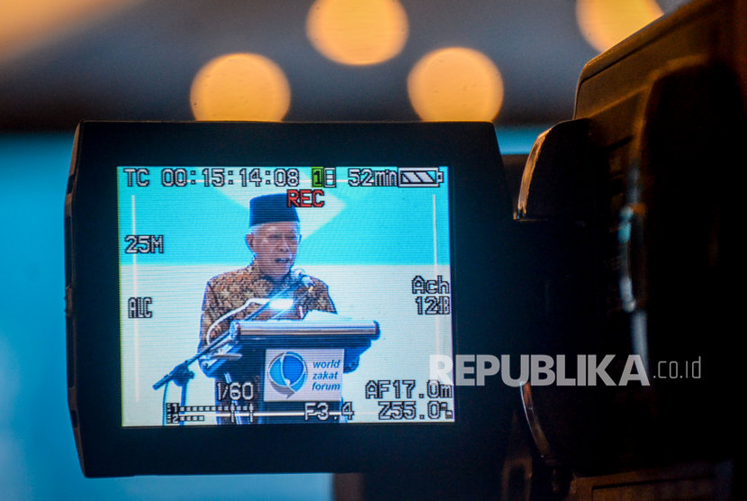 Tampilan layar Wakil Presiden Ma'ruf Amin memberikan kata sambutan sekaligus membuka World Zakat Forum di Bandung, Jawa Barat, Selasa (5/11/2019).