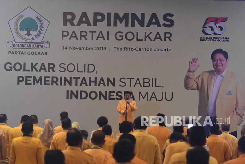Ketua Umum Partai Golkar Airlangga Hartarto memberikan sambutan pada acara Rapimnas Partai Golkar di Jakarta, Kamis (14/11/2019).