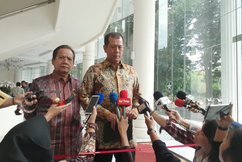 Kepala Badan Nasional Penaggulangan Bencana (BNPB) Doni Monardo usai Rapat Koordinasi Penanganan Bencana di Kantor Wakil Presiden, Jakarta, Kamis (14/11).