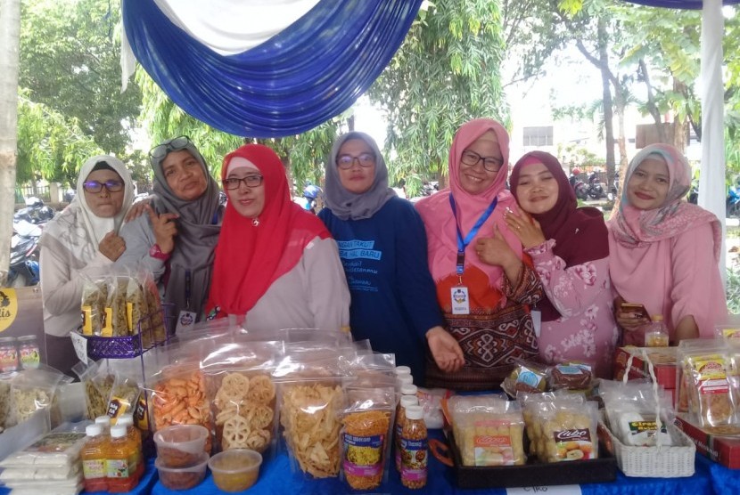 Sebanyak 160 IKM di Depok akan dapat sertifikat HAKI. Foto para pelaku UMKM saat bazar Gelar Produk UMKM di Balaikota Depok. 