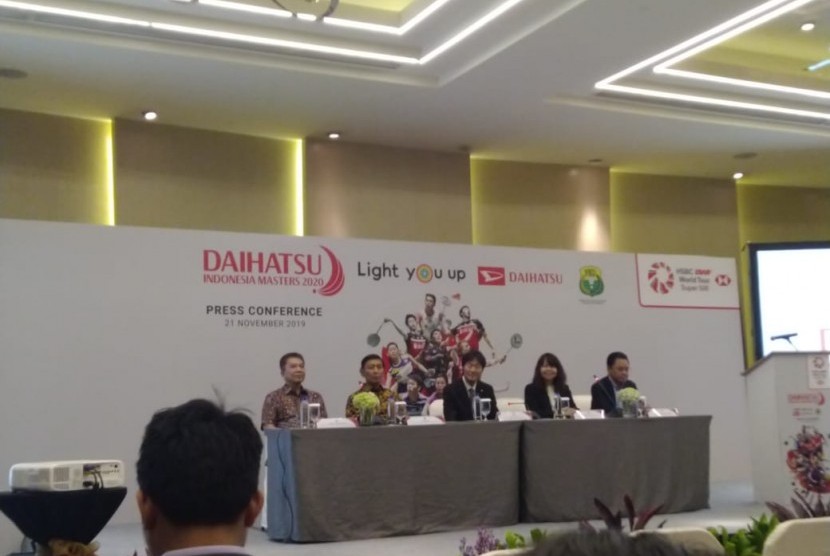 Ketua Umum PBSI, Wiranto memberi pernyataan pada awk media dalam konferensi pers Daihatsu Indonesia Masters 2020 di Jakarta, Kamis (21/11) 