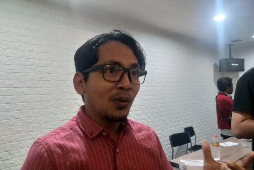 Direktur Riset Setara Institute, Halili saat diwawancarai wartawan usai diskusi tentang Pemajuan Toleransi di Daerah: Input untuk Menag dan Mendagri, di kawasan Jakarta Pusat, Ahad (24/11).
