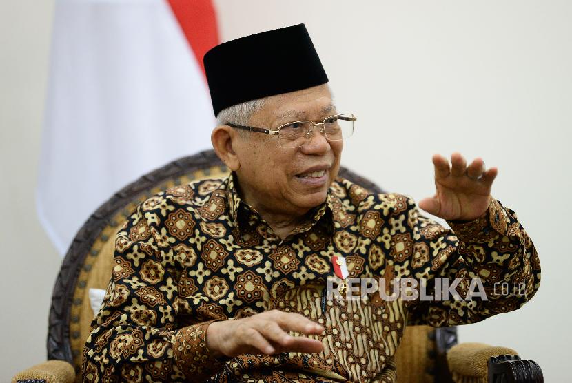 Wakil Presiden Maruf Amin sindir Menko Maritim Bidang Perekonomian dan Investasi yang bahas Golkar di kantor pemerintah.