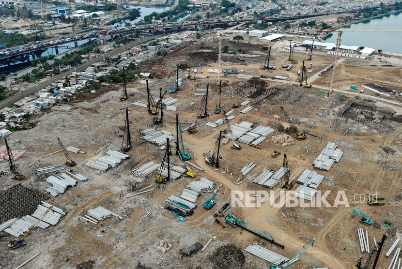 Foto aerial proyek pembangunan Jakarta International Stadium (JIS) atau Stadion Bersih, Manusiawi, dan Wibawa (BMW) di kawasan Papanggo, Tanjung Priok, Jakarta, Kamis (28/11/2019). 