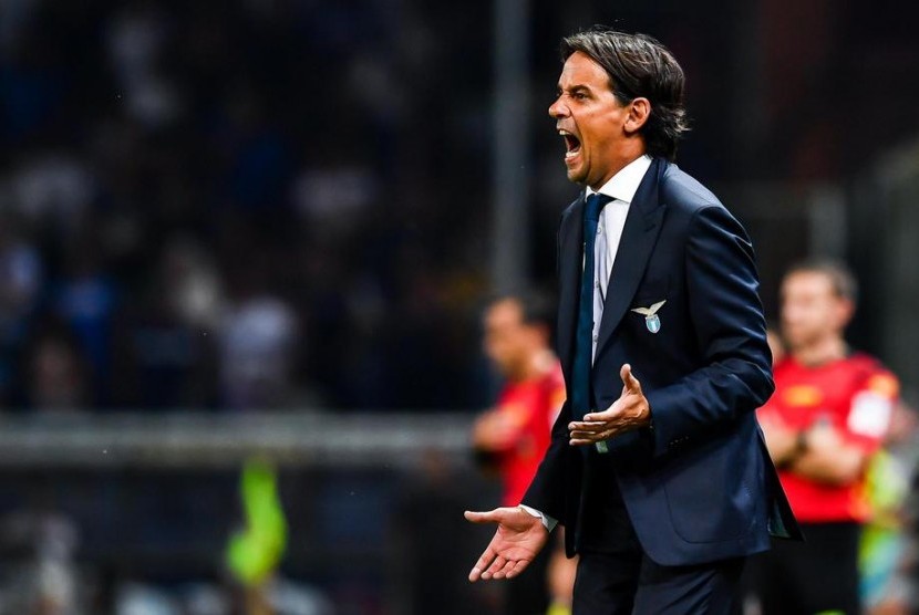 Pelatih Lazio Simone Inzaghi. azio yang berstatus juara bertahan ditekuk Napoli di perempat final Coppa Italia.