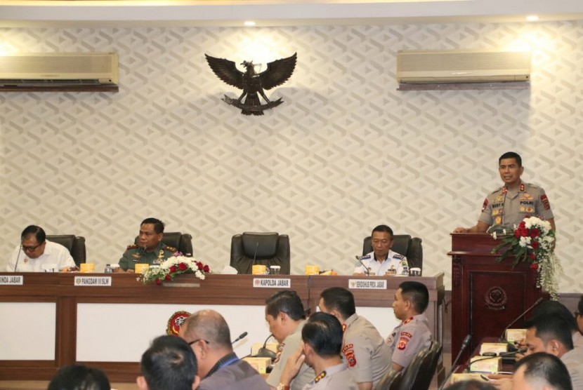 Kapolda Jabar, Irjen Pol Rudy Supahriadi memimpin rakor Operasi Lilin Lodaya 2019