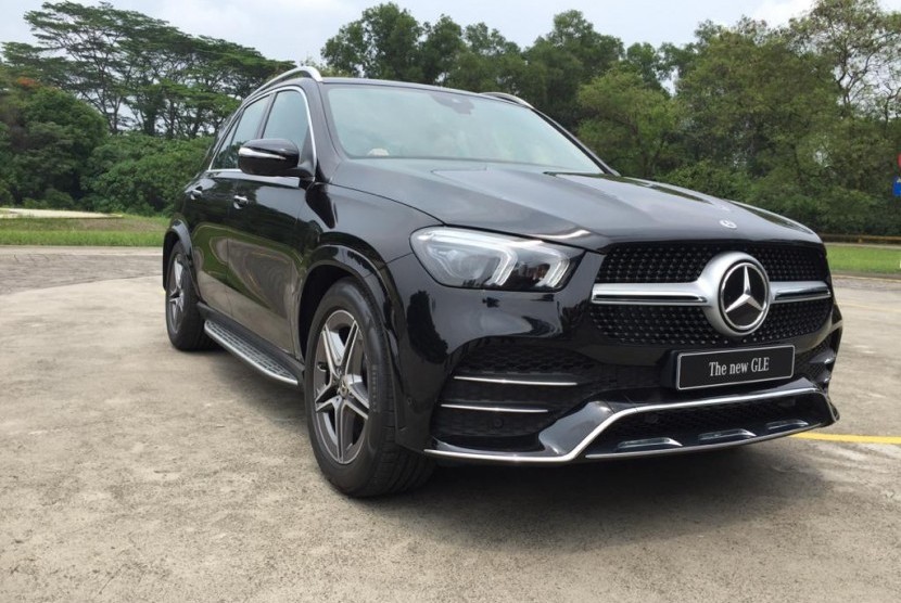 Peluncuran New GLC dan New GLE di pabrik Mercedes-Benz, Wanaherang, Bogor, Jawa Barat, beberapa waktu lalu. PT Mercedes-Benz Distribution Indonesia membukukan penjualan 3.184 unit mobil penumpang pada 2022. Capaian itu meningkat 26 persen dibandingkan penjualan tahun sebelumnya.