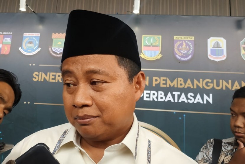 Wakil Gubernur Jawa Barat Uu Ruzhanul Ulum. Ajengan Masuk Sekolah digagas sebagai upaya meningkatkan moral dan akhlak pemuda