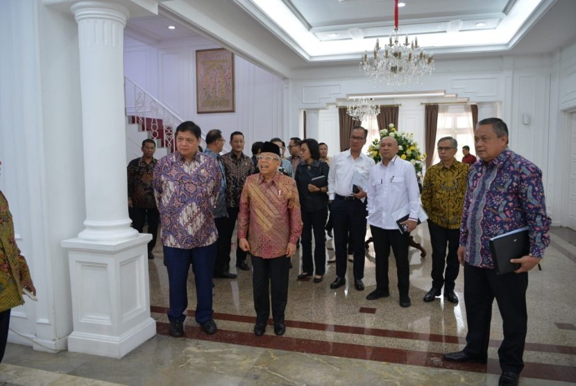 Wakil Presiden KH Maruf Amin saat mengumpulkan menteri dalam morning breakfast di rumah dinas wapres, Jalan Diponogoro, Menteng, Jakarta, Selasa (17/12).