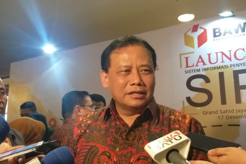 Ketua Badan Pengawas Pemilu (Bawaslu) Abhan saat diwawancarai wartawan di Hotel Grand Sahid, Jakarta, Selasa (17/12) malam.
