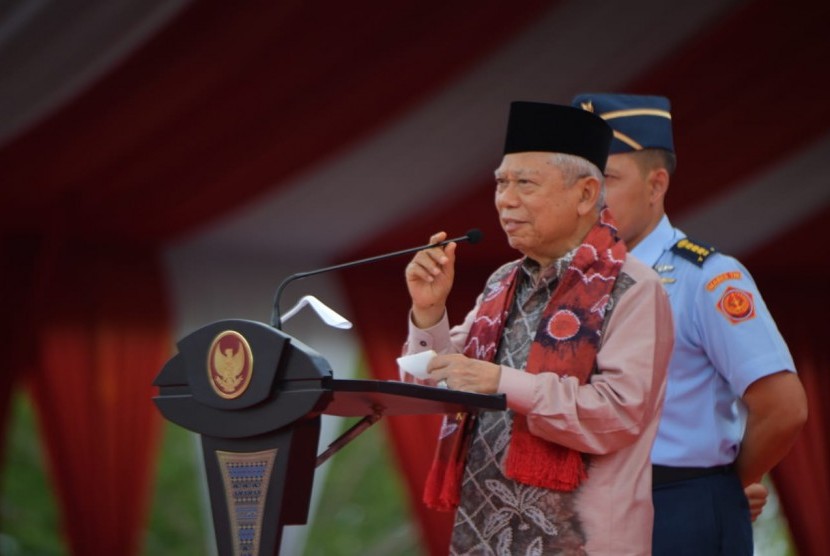 Wakil Presiden KH Maruf Amin saat menghadiri acara Hari Kesetiakawanan Sosial Nasional Tahun 2019 di Banjarbaru, Kalimantan Selatan, Jumat (20/10).