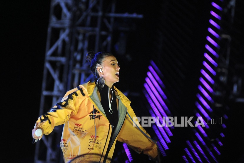 Penyanyi Agnez Mo. Agnez dijadwalkan akan memeriahkan upacara pembukaan atau Opening Ceremony FIBA World Cup 2023 pada Jumat (25/8/2023) di Indonesia Arena Gelora Bung Karno Senayan Jakarta.