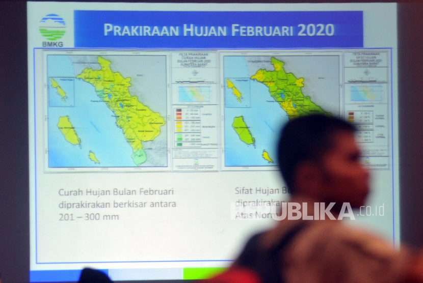 Peserta mengikuti Rapat Koordinasi Pengurangan Risiko Bencana Banjir Bandang di Padang, Sumatera Barat, Senin (23/12/2019).