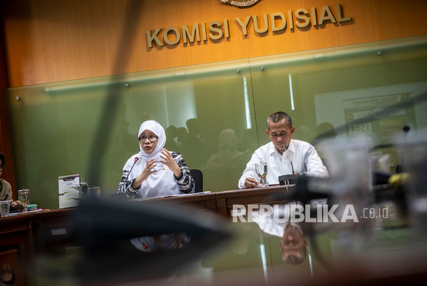 Komisi Yudisial (KY).