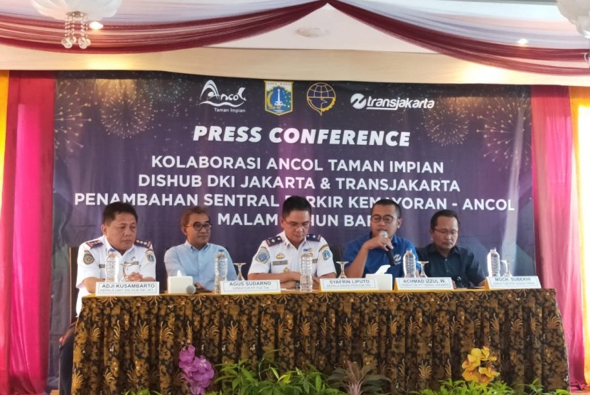 Konferensi Pers Penambahan Sentral Parkir Kemayoran-Ancol untuk Malam Tahun Baru, di Taman Impian Jaya Ancol, Jumat (27/12)